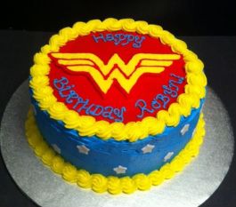 Wonder Woman Cake Buttercream Birthday Cake 40th Women, Wonder Woman Cake Ideas, Wonder Woman Cake, Wonder Woman Birthday Party, Women Party Ideas, Wonder Woman Party, Wonder Woman Birthday, Cake Buttercream, Woman Birthday