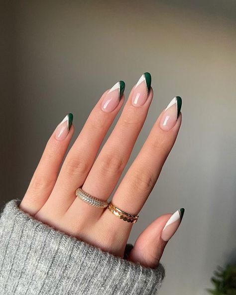 Green Nails Ideas French Tip, Emerald Green Nails Ideas, Green Nails Almond Shape, Nails Green Tips, Emerald Green French Tip Nails, Nail Ideas Green, Dark Green Nail, Emerald Green Nails, Green Nail Ideas