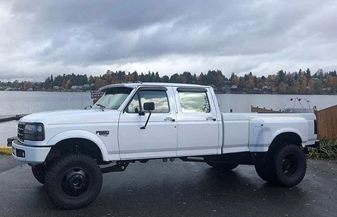 @brandan_hughes coil spring axle swap dually! - Follow @cpaddict  - #smoked #f350 #white #dually #4x4 #ford #cpaddict #follow #swap #crew #instagood Ford Dually, Obs Ford, Obs Truck, Diesel Mechanics, Old Ford Trucks, Powerstroke Diesel, Rat Rods Truck, Ford Pickup Trucks, Old Fords