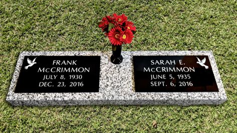 Flat Grave Marker Ideas Design, Flat Headstones, Flat Grave Markers, Headstones Designs Granite Black, Horse Grave Marker, Family Grave Monuments, Grave Headstones, Grave Monuments, Plaque Design