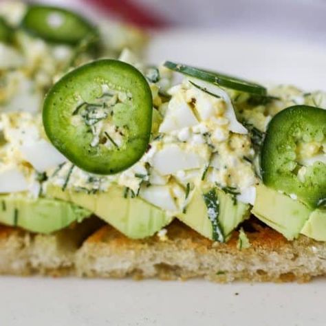 Cottage Cheese Egg Salad - Healthyish Foods Cottage Cheese Egg Salad, Chicken Macaroni Salad, Dessert Pasta, Cottage Cheese Eggs, Holiday Appetizers Recipes, Avocado Toast Egg, Healthy Eggs, Cottage Cheese Recipes, Ambrosia Salad