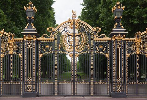 Buckingham Palace Gate London England Stock Photo - Image of europe, gates: 23323218 Modern Gate, Wendover Art, Wendover Art Group, Entry Gates, Iron Gates, Iron Gate, Entrance Gates, Gate Design, Buckingham Palace