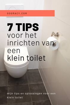 Wil jij jouw klein toilet groter maken? Dan hoef je echt niet direct een muur door te breken. Met een aantal simpele stappen benut jij namelijk de ruimte optimaal en wordt het toilet optisch groter. Hoe je dat zelf kunt doen? Ik geef je 7 tips! Bathroom And Toilet Ideas, Japandi Toilet, Toilet Inspiration, Toilet Design Modern, Small Toilet Design, Cement Look Tile, Toilette Design, Toilet Decoration, Wc Design