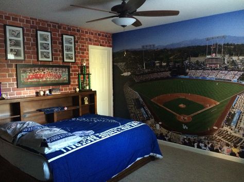 Dodger Bedroom Wallpaper Baseball Bedroom Decor, Baseball Themed Bedroom, Sports Themed Bedroom, Baseball Bedroom, Baseball Room, Kids Bedroom Designs, Kids Bedroom Design, Diy Home Decor Bedroom, Boys Bedrooms