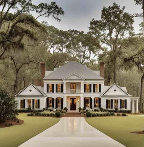 Old Money Estate Aesthetic, Southern White House, Big Southern Homes, Traditional Mansion Exterior, Southern Charm Homes Exterior, Timeless House Design Exterior, Rap Around Porch Houses Modern, Southern House Aesthetic Interior, Southern Living Exterior