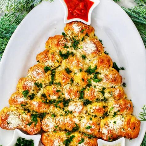 Christmas Tree Pull-Apart Bread - Urban Bliss Life Pull Apart Bread Appetizer, Christmas Tree Pull Apart Bread, Tree Bread, Christmas Tree Bread, Cheesy Pull Apart Bread, Bread Pull Apart Recipes, Holiday Appetizers Easy, Christmas Cheese, Christmas Appetizers Party