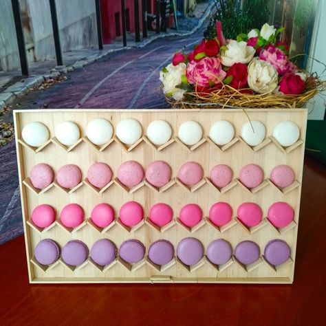 Macaroon Stand Display, Diy Macaron Stand, Macaroons Stand, Macaroon Display Ideas, Macaron Display Ideas, Macaroons Display, Macaroon Display, Macaroon Stand, Diy Party Props