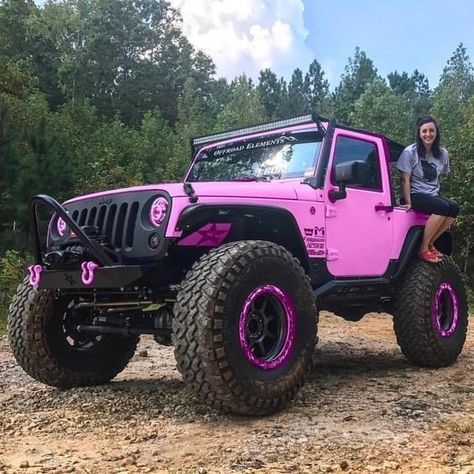 Teenager Outfits For School, Cars For Teenagers, Pink Jeep Wrangler, Jeep Photos, Custom Jeep Wrangler, Pink Jeep, Jeep Mods, Wrangler Jeep, Cars Jeep