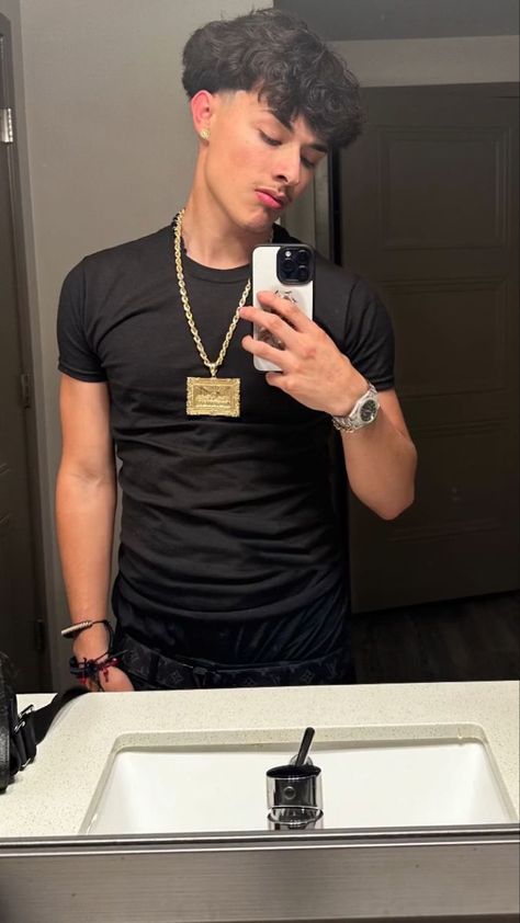 Hot Mexican Men Edgar, Alex Chino Pictures, Chino Alex Tiktok, Alex Chino Wallpaper, Fine Latino Men, Mexican Edgar, Alex Edgar, Baby Chino, Cute Edgar