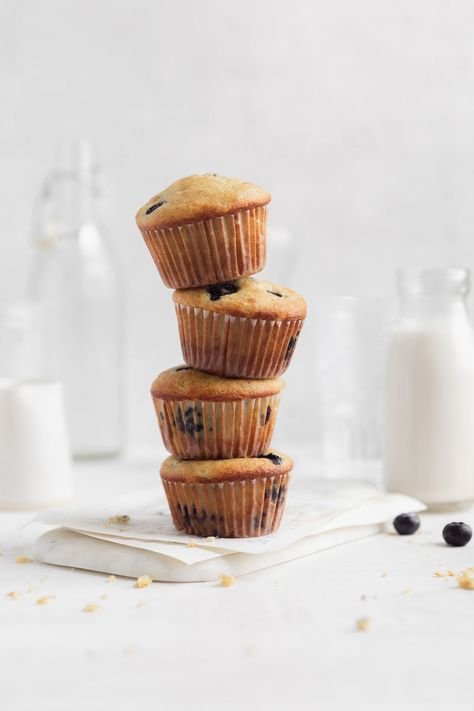 This easy blueberry banana cornbread muffins are the perfect are made with corn flour, bananas, and blueberries. They're gluten free and absolutely scrumptious! Banana Cornbread, Broma Bakery, Peanut Butter Banana Muffins, Banana Blueberry Muffins, Best Blueberry Muffins, Cornbread Muffins, Muffin Recipes Blueberry, Easy Blueberry, Healthy Peanut Butter