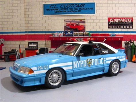 87 Mustang New York City Police Car Fictional Car, Us Police Car, Muscle Car Ads, Fox Mustang, 1st Responders, Chevy Camaro Z28, New York Police, Old Police Cars, Police Dept