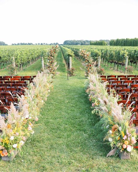 Vineyard Wedding Ceremony, Brides Flowers, Long Island Wedding, Ceremony Location, Nyc Wedding, Wedding Photo Inspiration, Bride Style, Vineyard Wedding, Italy Wedding