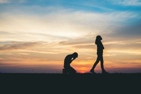 How long should it take to get over a breakup? | health enews Breaking Up Over Text, Breaking Up With Someone You Love, Friendship Breakup, Letting Someone Go, Breaking Up With Someone, Ending A Relationship, True Love Stories, Make You Believe, Finding Happiness