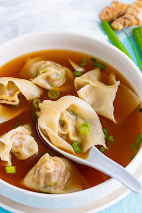 Asian Dumpling Soup, Dumpling Soup Recipe, Wonton Soup Recipe, Slow Cooker Asian, Quick Soup Recipes, Pot Sticker, Dumpling Soup, Quick Soup, Wonton Recipes