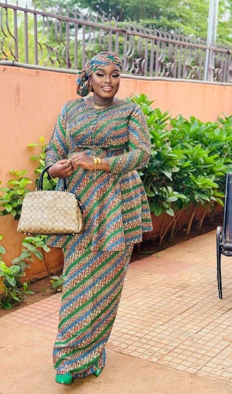 Hausa Styles, African Attire Dresses, Modest Dresses Fashion, Quick Fashion, African Fabric Dress, 2piece Outfits, Best African Dresses, Ankara Gown Styles, African Fashion Traditional