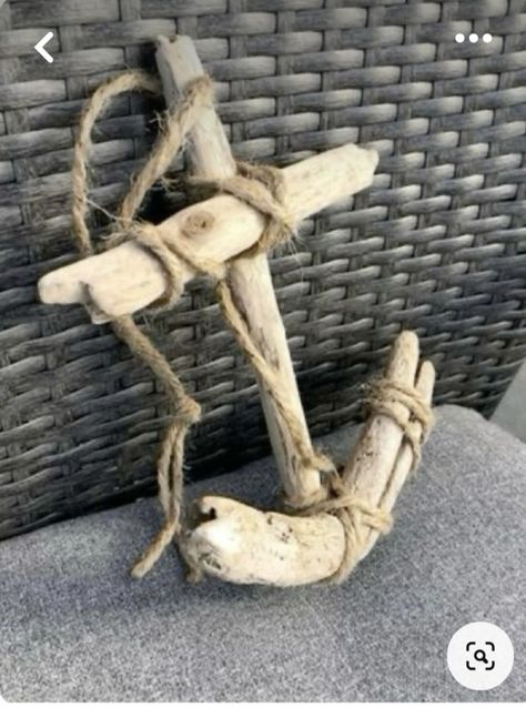 Crafts To Do With Nature, Crafts With Driftwood, Driftwood Crafts Wall Hangings, Driftwood Projects Unique, Driftwood Crafts Diy, Drift Wood Art, Rustic Nautical Decor, Nautical Outdoor Decor, Wooden Anchor