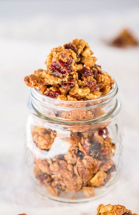 Peanut Butter and Jelly Granola Peanut Butter Jelly Recipes, Honey Oats, Homemade Peanut Butter, Peanut Butter And Jelly, Peanut Butter Jelly, Jelly Recipes, Honey Roasted, After School Snacks, School Snacks