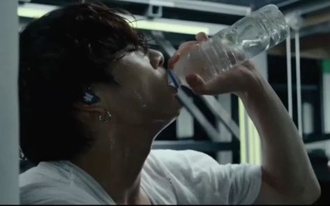 Jungkook Drinking Water, Jungkook Tired, Jungkook Drinking, Drinking Water, Jeon Jungkook, Bts, Drinks, Feelings, Water