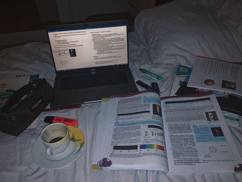 Studying In Bed Aesthetic, Aesthetic Homework, In Bed Aesthetic, Bed Aesthetic, Romanticising School, Study Life, Desk Aesthetic, Aesthetic Places, Big Beds