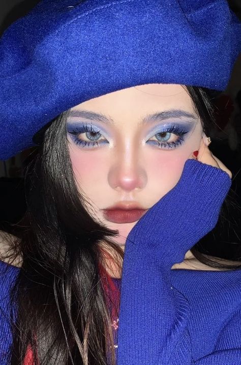 blue makeup douyin Blue Makeup Aesthetic, Makeup Douyin, Blue Makeup Looks, Elegantes Makeup, Dag Make Up, Mekap Mata, Yellow Makeup, Douyin Makeup, Flot Makeup