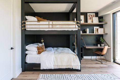 LOFTY DREAMS San Clemente, Calif., designer Becki Owens layered queen-sized mattresses in the guest room... Bunk Bed Rooms, Adult Bunk Beds, Queen Bunk Beds, Double Bunk Beds, Diy Bunk Bed, Bunk Beds Built In, Bunk Rooms, Built In Bunks, Bunk Bed Designs