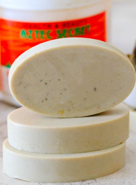 Clay Soap Recipe, Bentonite Clay Soap, Savon Diy, Indian Healing Clay, Healing Clay, Soap Making Recipes, Clay Soap, Homemade Soap Recipes, Bentonite Clay