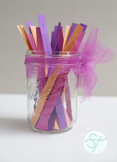 Wedding #DIY ~ conversation starters in a mason jar! Wedding Wish Jar Ideas, Wedding Games Cocktail Hour, Wedding Table Icebreakers, Fun Wedding Cocktail Hour Games, Wedding Cocktail Hour Activities, Diy Wedding Games, Convo Starters, Starter Ideas, Wedding Table Games