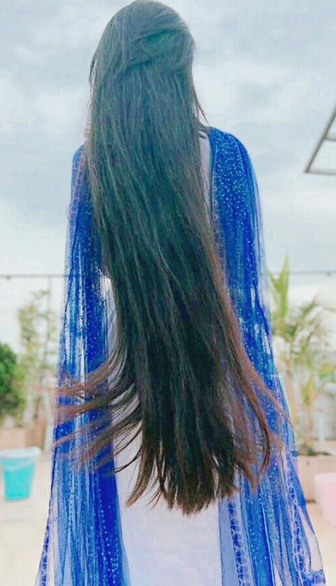 Long Hair Astethics Pic, Girl Pictured Long Hair, Long Hair Girls Dpz, Long Hair Girl Aesthetic, Dream Hair Long, Long Hair Poses, Long Hair Photography, Long Hair Pics, Long Hair Indian