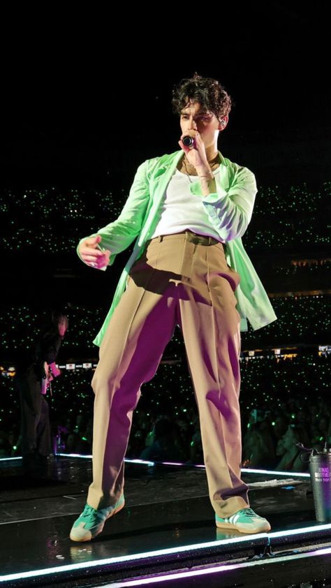 Joe Jonas Outfit Concert, Joe Jonas Outfit, Jonas Brother, Yankee Stadium, Somebody To Love, Concert Outfits, Joe Jonas, Jonas Brothers, Concert Outfit