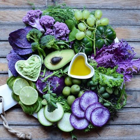 Monochromatic Green| All details and decoration in this board is to be used as inspiration and can be brought to life in real life. Kale Cauliflower, Feta Dip, Charcuterie Inspiration, Party Food Platters, Veggie Tray, Greens Recipe, Food Platters, Purple And Green, Food Presentation