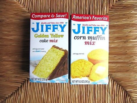 Best cornbread ever! Uses one small box of Jiffy Yellow Cake Mix AND one small box Jiffy Corn Muffin Mix. Mix both boxes together and all the ingredients that are called for on both boxes. Pour into 8"x8" or 9"x9" greased pan. Bake. Jiffy Cornbread Recipes, Jiffy Corn Muffins, Cornbread Cake, Moist Cornbread, Jiffy Corn Muffin Mix, Corn Casserole Recipe, Jiffy Cornbread, Corn Muffin Mix, Sweet Cornbread