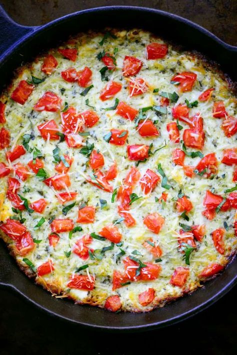 Caprese Dip Recipe, Caprese Dip, Pesto Appetizers, Thanksgiving Recipes Appetizers, Bruschetta Dip, Caprese Appetizer, Pesto Dip, Gunny Sack, Thanksgiving Appetizer Recipes