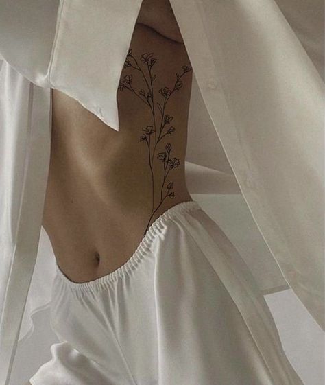 Side Body Tattoos, Side Tattoos Women, Rib Tattoos For Women, Waist Tattoos, Tasteful Tattoos, Classy Tattoos, Discreet Tattoos, Dainty Tattoos, Subtle Tattoos