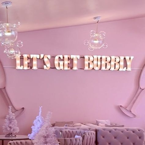 Tiffany Rosenberg RN | San Antonio Content Creator on Instagram: "the girls are gonna lovvveeee this 💕😭✨🥂 📍 @brookes.bubble.bar in Fredericksburg, TX This is the most iconic and new spot on Main Street— you just have to see it for yourself 🤩 even the bathrooms are pink perfection 🥹 The menu is on point, the vibes are great, and the selfies will be endless here. They also have private party rooms you can reserve for alllll the special occasions… bachelorette parties, birthdays, you name it! 🎉 Gotta go, planning my return…💕 follow + @texasattiffanys for more girly things to do in and around San Antonio, Texas🌸 #fredericksburg #fredericksburgtx #texaswinecountry #satx #satxfoodie #sanantonioinfluencer #pinkaesthetic #girlyvibes" Party Rooms, Bubble Bar, San Antonio Texas, Bachelorette Parties, Private Party, The Menu, Main Street, Pink Aesthetic, Spot On