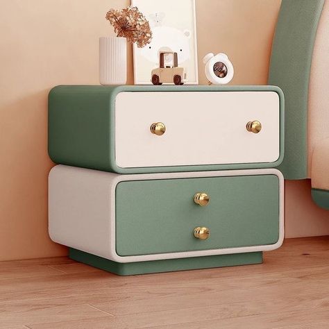 Side table decorations ideas Kids Room Side Table, Side Bed Drawers, Bed Side Table Ideas Modern, Nightstand Kids Room, Bed Side Table Design Modern, Bed Design With Side Table, Side Tables Bedroom Modern Luxury, Bedside Tabel, Bedroom Drawers Ideas