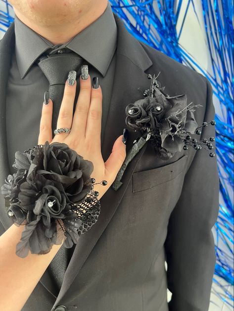 Black Roses Corsage, Corsage For A Black Dress, All Black Corsage, Corsages For Black Dress, Prom Flowers For Black Dress, Corsage With Black Dress, Black Prom Flowers, Black Prom Bouquet, Corsage Prom Black