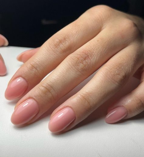 25 Pink Nails Ideas For A Pinkalicious Manicure All Year Round Plain Pink Nails, Pink Nails Ideas, Don't Trust Anyone, Pink Nail Polish, Don't Trust, Pink Nail, You Rock, Nails Ideas, Pink Nails