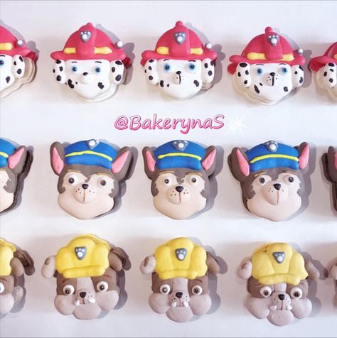 Paw Patrol Chase, Rubble and Rocky Macarons by BakerynaS FB: Bakeryna by LynaS IG : BakerynaS Paw Patrol Chase, Chase Paw Patrol, Paw Patrol Party, Dog Cute, Paw Patrol, 3rd Birthday, Nickelodeon, Macarons, Rocky