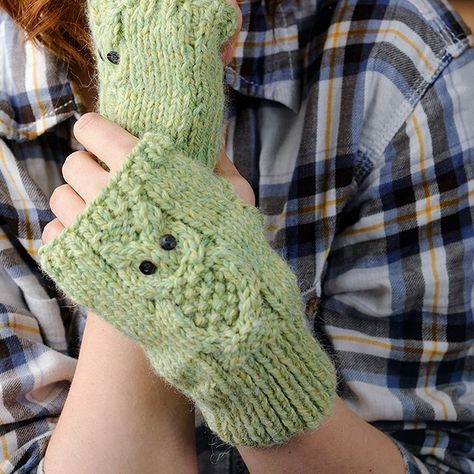 Owl Knitting Pattern, Fingerless Mittens Pattern, Knitting Gloves Pattern, Fingerless Gloves Knitted Pattern, Knitted Owl, Knit Accessories, Simply Knitting, Knitting Patterns Free Scarf, The Mitten