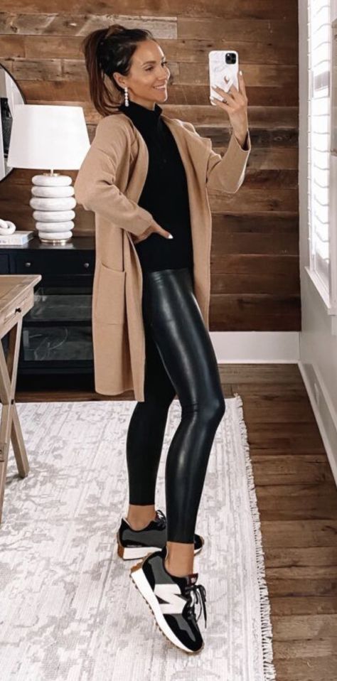 Leather Leggings Outfit, Legging Outfits, Athleisure Outfits, Looks Chic, Casual Winter Outfits, Faux Leather Leggings, Fall Winter Style, Fall Fashion Outfits, Winter Fashion Outfits