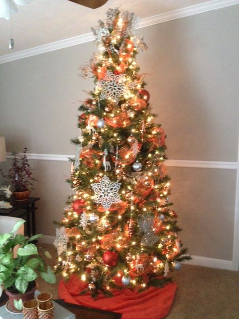 Mom's tree for 2018. Accented with orange and silver decorations. 4ft Christmas Tree, Orange Christmas Tree, Silver Decorations, Orange And Silver, Orange Christmas, Silver Decor, Christmas Tree, Holiday Decor, Orange