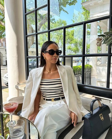 Striped Dress Outfit, Summer City Outfits, European Fashion Summer, Classy Summer Outfits, Paris Outfits, Elegantes Outfit, Casual Chic Outfit, Blazer Outfits, Classic Outfits