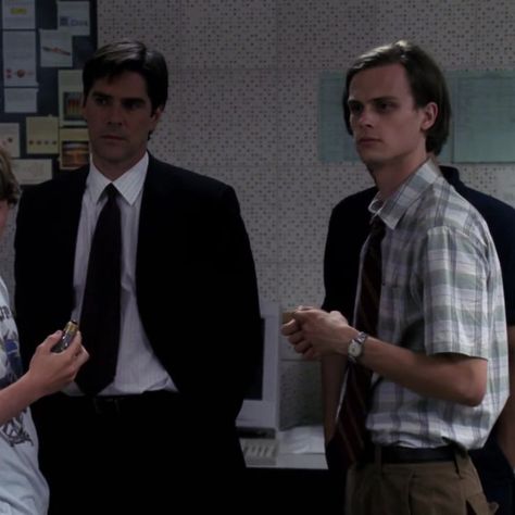 Spencer And Hotchner, Aaron Hotchner Season 1, Older Boyfriend, Red Right Hand, Aaron Hotchner, Thomas Gibson, Crimal Minds, Addicted To You, Matthew Gray