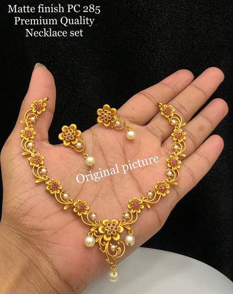 Gold Necklace With Earrings Set, Gold Jewelry Sets Bridal, Modern Gold Necklace Designs, Indian Gold Necklace Designs, Gold Jewels Design, New Gold Jewellery Designs, Gold Earrings Models, Fancy Jewelry Necklace, Modern Gold Jewelry