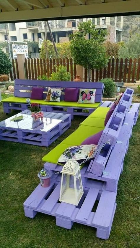 Recycled Pallet Furniture, Wooden Pallet Ideas, Pallet Furniture Designs, Pallet Garden Furniture, Pallet Patio Furniture, Pallet Patio, Wooden Pallet Furniture, Pallet Decor, Recycled Pallets