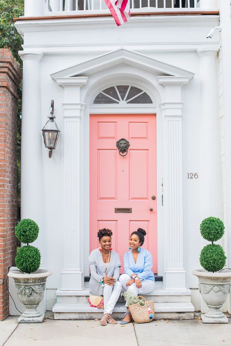 Exploring Tradd Street in Charleston, SC #charlestonsc #explorecharleston #charlestontrip #charlestonsouthcarolina #charlestonvacation #bloggertips #charmingcharleston #southernliving Pink Front Doors, Charleston Bachelorette Party, Charleston Bachelorette, Pink Front Door, Charleston Vacation, Social Media Content Strategy, Gorgeous Places, Charleston Travel, Headshot Photos