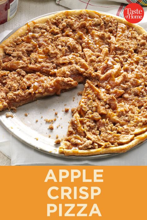 Apple Crisp Pizza Apple Crisp Pizza, Apple Crisp Pie, Apple Pizza, Dessert Pizza Recipes, Fruit Pizza Recipe, Apple Dessert Recipes, Apple Crisp Recipes, Dessert Pizza, Pizza Recipes Homemade