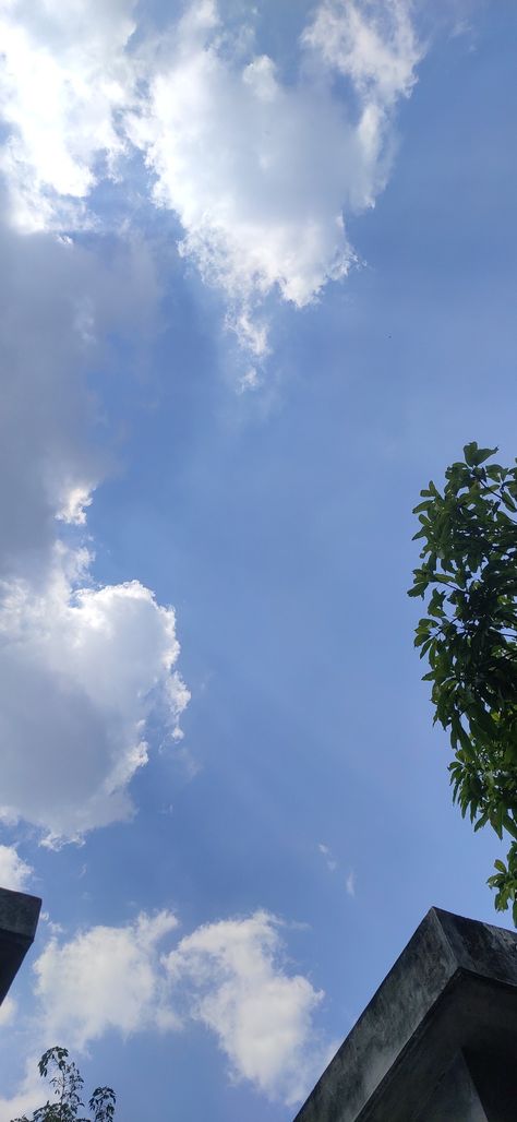 Blue Sunny Sky Aesthetic, Simple Sky Pictures, Bright Morning Aesthetic, Weather Sunny Aesthetic, Morning Clouds Sky Snap, Bright Day Aesthetic, Morning Sky Snapchat Story, Partly Sunny Aesthetic, Morning Pictures Aesthetic