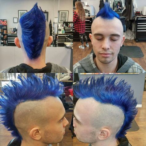 9 Me gusta, 1 comentarios - Ink-Tegral Beauty (@inktegralbeauty) en Instagram: "#haircut #menshair #mohawk #bluehair #pravanavivids #pravana #kingstonhairstylist #RMC #cfbkingston…" Man Mohawk, Men's Mohawk, Mohawk Men, Merman Hair, Blue Mohawk, Mohawk For Men, Queer Hair, Mohawk Hair, Mohawk Haircut