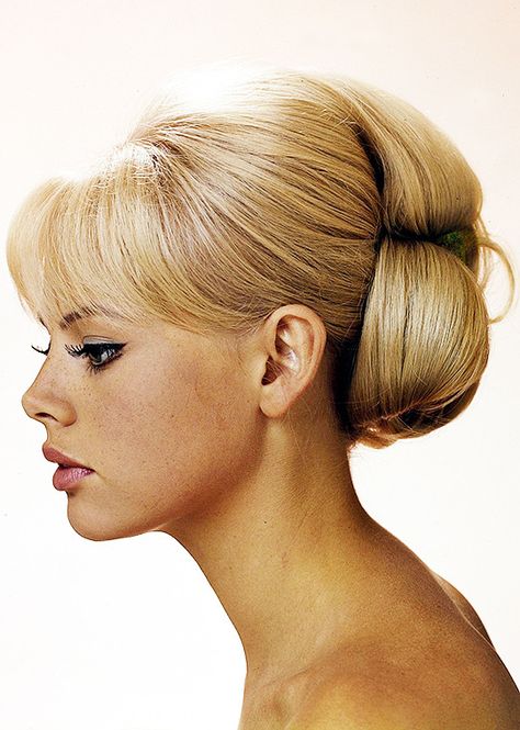 She Devoured Men The Way She Devoured Cigarettes — Britt Ekland, 1964 Sixties Hairstyles, Bohemian Icons, Long Updo, Britt Ekland, 1960s Hair, 60s Hair, Evelyn Hugo, Liza Minnelli, Pin Curls